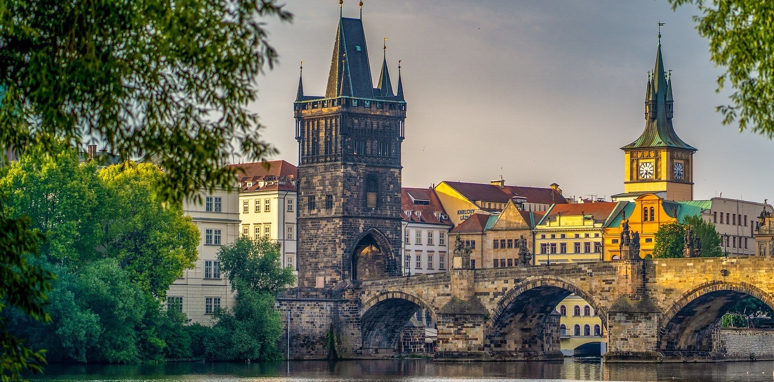 Как переехать в Чехию?