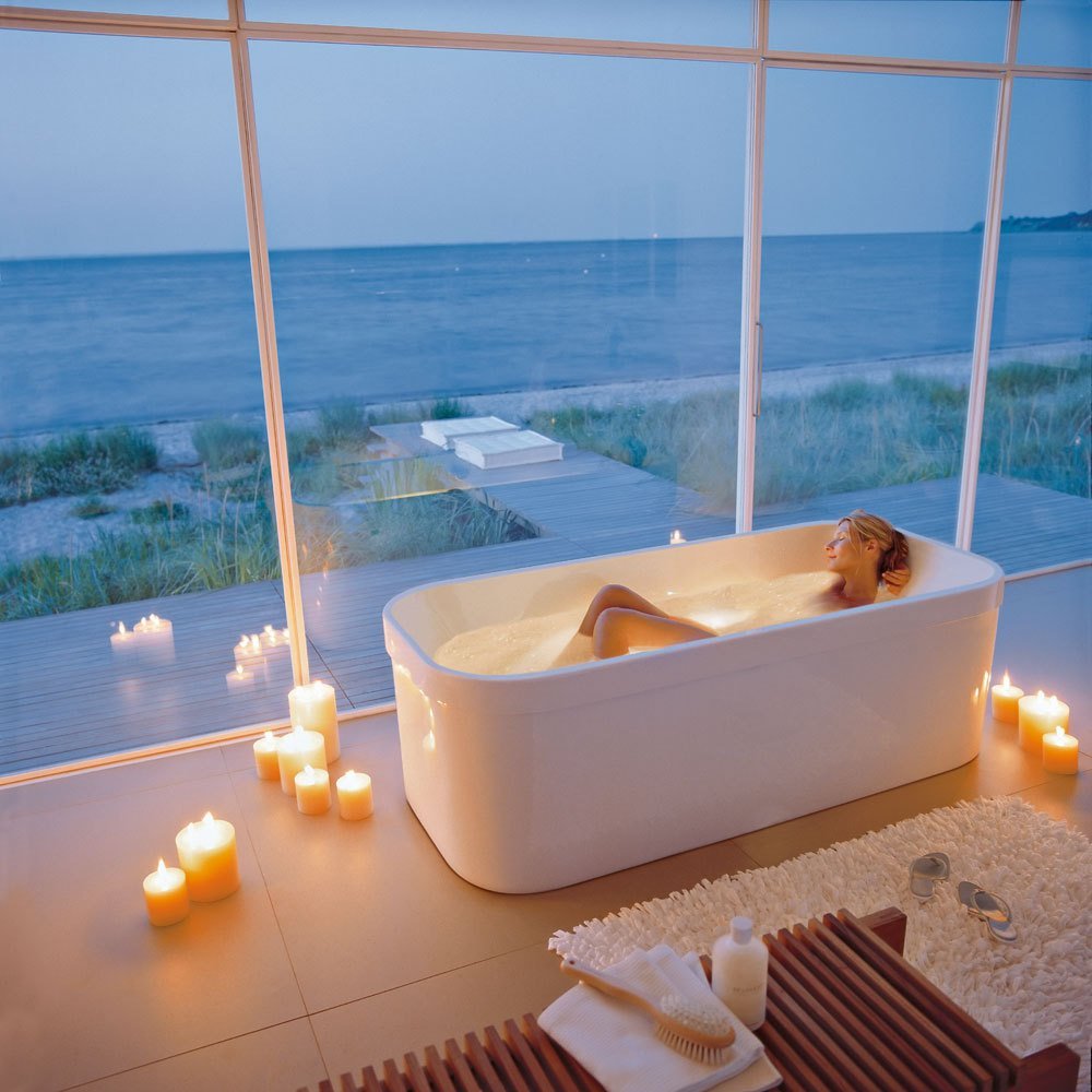 Сантехника для романтичных натур. Атмосфера любви и уюта в ванной комнате.